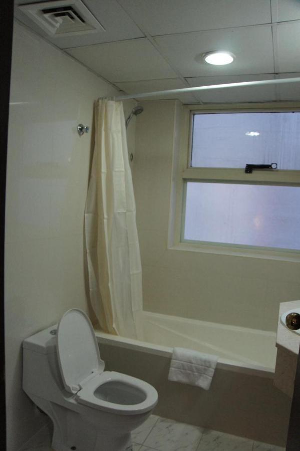 Three 888 Hotel 두바이 외부 사진