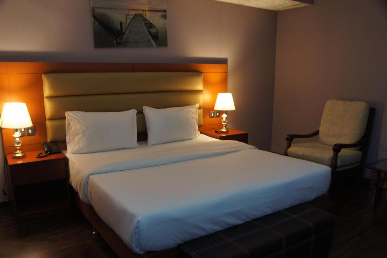Three 888 Hotel 두바이 외부 사진