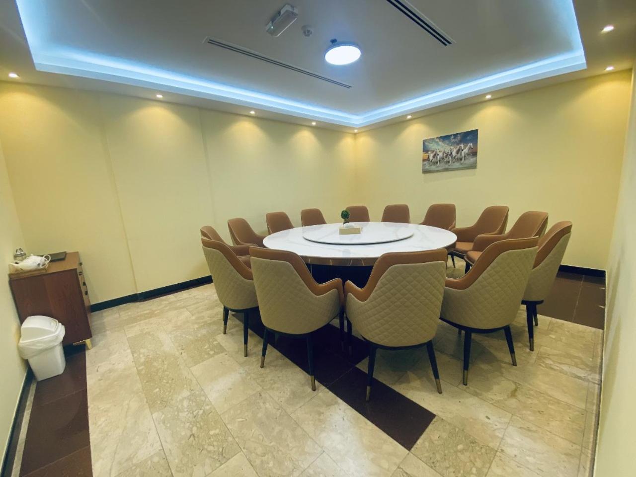 Three 888 Hotel 두바이 외부 사진